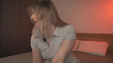 Snapshot of lulu_lovett chatting on 03-11-25, 12:28 lulu_lovett online show from 03-11-25, 12:28