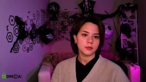 Snapshot of lulu_miss chatting on 10-21-25, 10:27 Lulu online show from 10-21-25, 10:27
