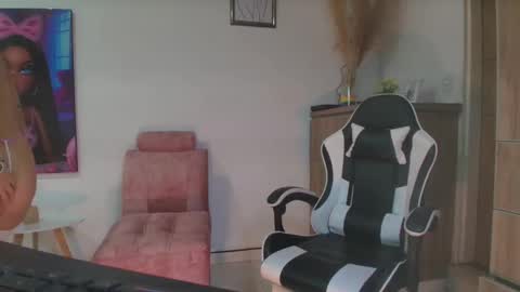 Lulu online show from 01-14-26, 03:12