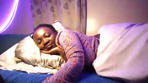 lulu_sparks1 online show from 10-04-25, 01:14