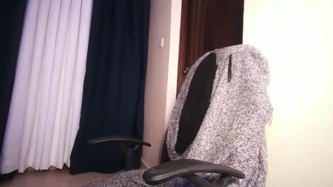 lulu_sparks1 online show from 05-01-26, 11:04
