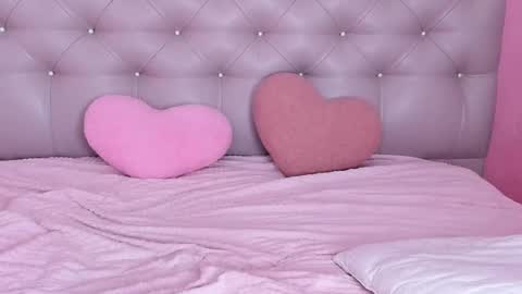 Snapshot of lulu_wolfie chatting on 03-12-25, 05:02 Lulu online show from 03-12-25, 05:02