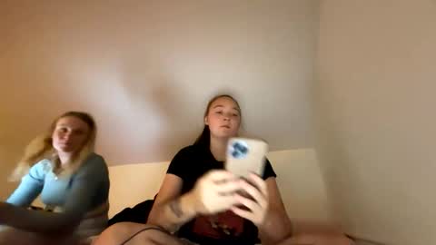 Snapshot of lulubaby03 chatting on 11-09-25, 02:54 lulubaby03 online show from 11-09-25, 02:54