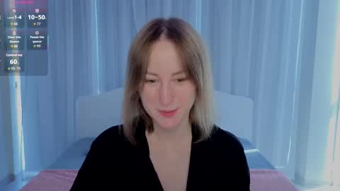 Snapshot of luluchiiii chatting on 09-15-25, 09:31 Lily online show from 09-15-25, 09:31