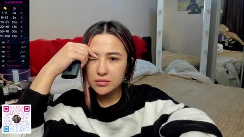 luluu_l online show from 12-15-24, 06:26