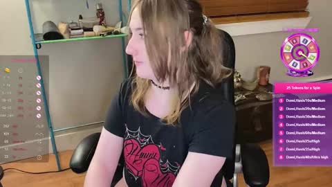 Lulu online show from 03-03-25, 01:53