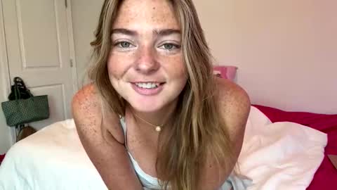 Snapshot of luluxoxo3 chatting on 06-04-26, 04:24 Lulu online show from 06-04-26, 04:24