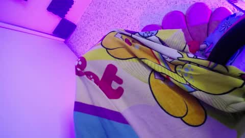 Snapshot of luly_blue chatting on 05-19-26, 04:08 Luly online show from 05-19-26, 04:08