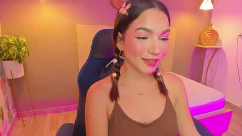 L U M A online show from 09-23-25, 02:58