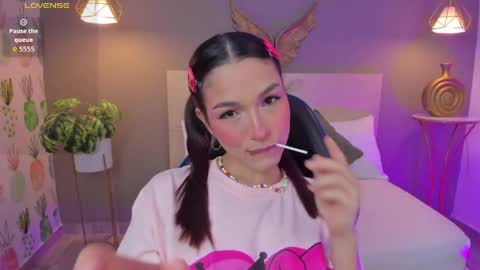 L U M A online show from 05-12-26, 05:48