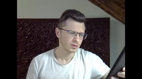 Andrew independent model 2000-0000 CET daily online show from 02-09-26, 09:30