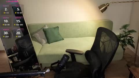 Lumi online show from 06-20-26, 04:43