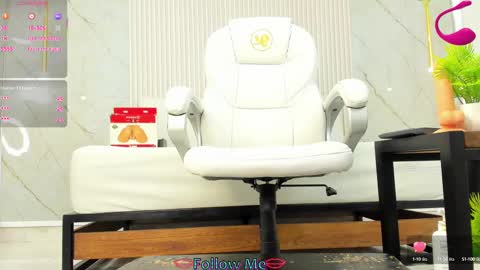 luminous__queen online show from 02-12-25, 11:51