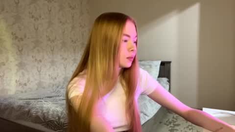 Sia online show from 01-06-26, 06:33