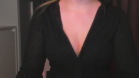 luna1vibe online show from 12-19-25, 06:09