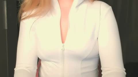 luna1vibe online show from 04-03-26, 04:54