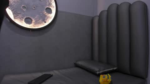 Snapshot of luna__02 chatting on 02-18-26, 12:01 Luna online show from 02-18-26, 12:01