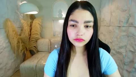 Snapshot of luna__r chatting on 10-21-25, 12:39 Luna online show from 10-21-25, 12:39