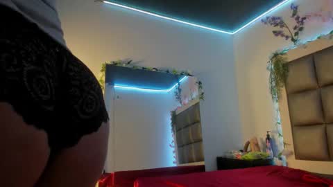 Snapshot of luna__scarlett chatting on 02-28-26, 09:49 luna online show from 02-28-26, 09:49