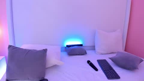 Luna online show from 04-20-26, 05:16