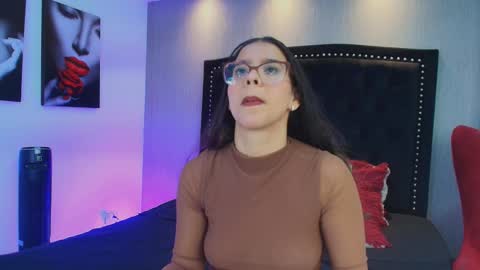 Luna And Titan  online show from 12-01-25, 12:54