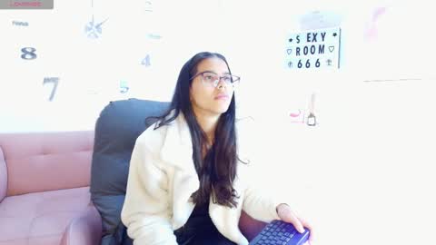 Luna And Titan  online show from 02-08-26, 11:35