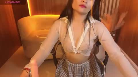 Snapshot of luna_benz_tx chatting on 06-11-26, 08:18 Follow me.. Live 1430 to 2100 online show from 06-11-26, 08:18