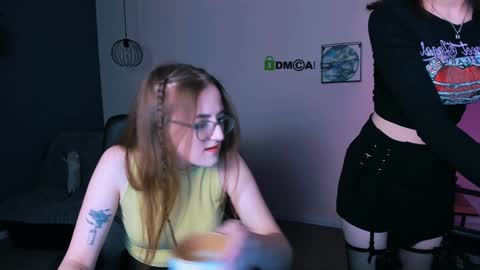 luna_berryy online show from 12-13-24, 08:37