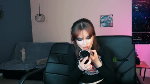 luna_berryy online show from 12-14-24, 03:07