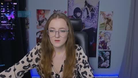 luna_berryy online show from 12-21-24, 08:43