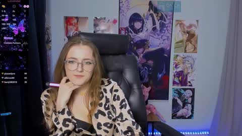 luna_berryy online show from 12-22-24, 02:49