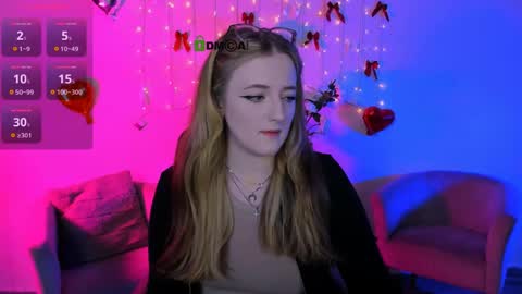 luna_berryy online show from 04-03-26, 07:23