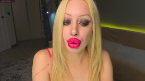 luna_beverly online show from 05-01-26, 08:24