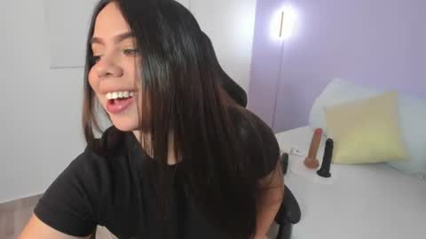 Snapshot of luna_blazze_ chatting on 06-16-26, 12:19 L U N A online show from 06-16-26, 12:19