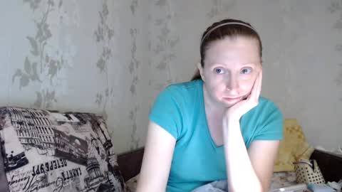 Snapshot of luna_bliiss chatting on 05-31-26, 05:53 Eva online show from 05-31-26, 05:53