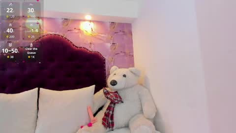 Luna Bloom online show from 05-20-26, 05:02