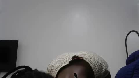 Snapshot of luna_blues chatting on 05-10-26, 12:05 luna_blues online show from 05-10-26, 12:05
