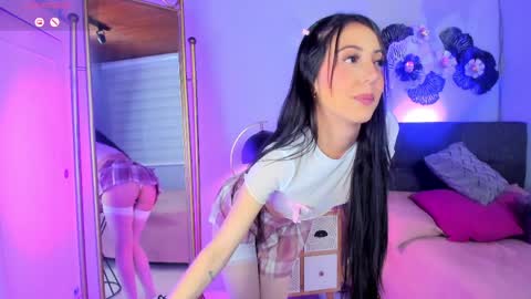 Snapshot of luna_celeeste_ chatting on 03-30-26, 05:25 Luna online show from 03-30-26, 05:25