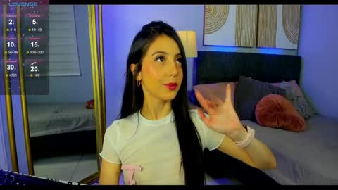 Snapshot of luna_celeeste_ chatting on 04-24-26, 05:37 Luna online show from 04-24-26, 05:37