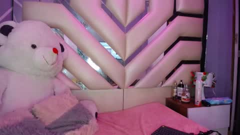 LUNA  online show from 01-15-25, 02:27