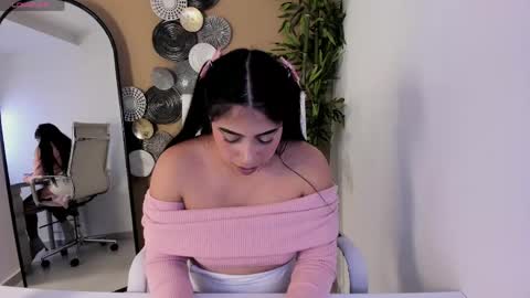 luna_cute14 online show from 05-06-26, 08:36