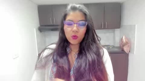 Snapshot of luna_dumont chatting on 02-17-26, 11:07 luna online show from 02-17-26, 11:07