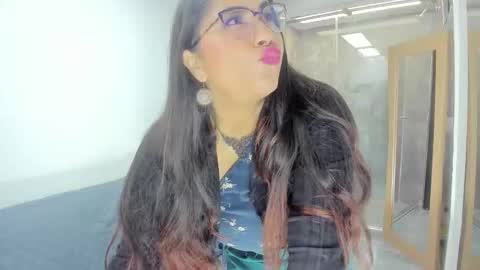 Snapshot of luna_dumont chatting on 02-18-26, 11:06 luna online show from 02-18-26, 11:06