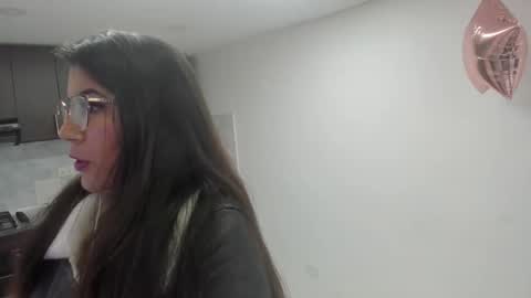 Snapshot of luna_dumont chatting on 02-19-26, 11:06 luna online show from 02-19-26, 11:06