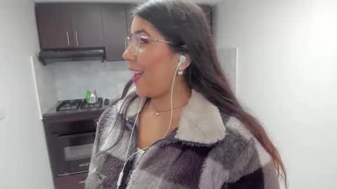 Snapshot of luna_dumont chatting on 02-24-26, 11:08 luna online show from 02-24-26, 11:08