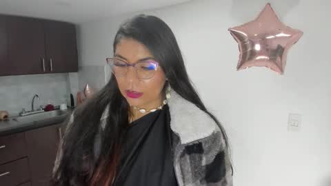 Snapshot of luna_dumont chatting on 03-01-26, 11:01 luna online show from 03-01-26, 11:01