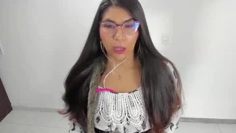 Snapshot of luna_dumont chatting on 03-25-26, 11:16 luna online show from 03-25-26, 11:16