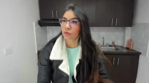 Snapshot of luna_dumont chatting on 07-28-26, 11:05 luna online show from 07-28-26, 11:05