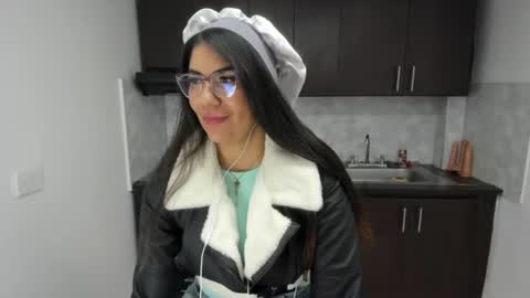 Snapshot of luna_dumont chatting on 07-28-26, 11:17 luna online show from 07-28-26, 11:17
