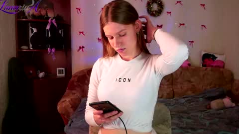 luna_evan online show from 05-12-26, 07:16